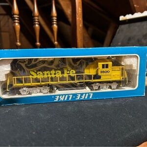 Life Like vintage HO model trains!